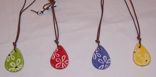 Teardrop Etched Daisies Necklaces